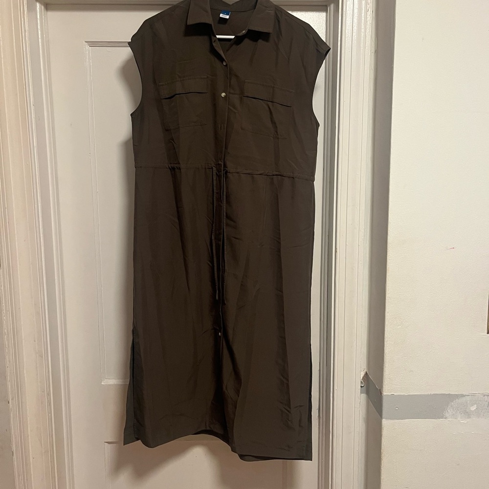 Old Navy Sleeveless Polo Collar Midi Dress